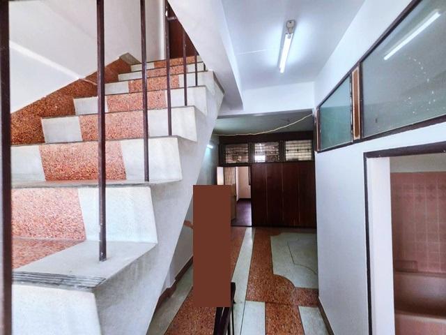 ถนนเพชรบุรี ซอย 3-9 เพียง 5 นาทีสู่สยามพารากอน อาคารพาณิชย์ กว้างขวาง 4 ชั้นอัญมณีล้ำค่า BTSพญาไท ราชเทวี และ ARL เพียง 7