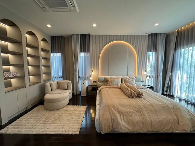 For Rent Grand Bangkok Boulevard Krungthepkreetha 604 sq.m. 127 sq.wa 5 Beds 6 Baths 2 Maids 5 Parkings Near Suvarnabhum 6