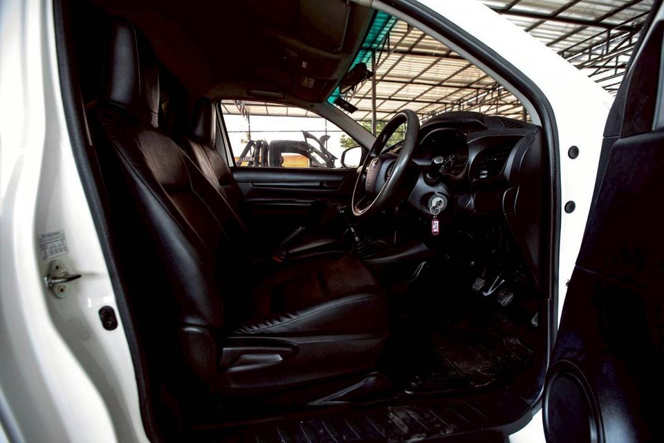 Toyota Revo 2.4J Plus Standard Cab สีขาว เกียร์ธรรมดา กระจกไฟฟ้า ปี 2017 13