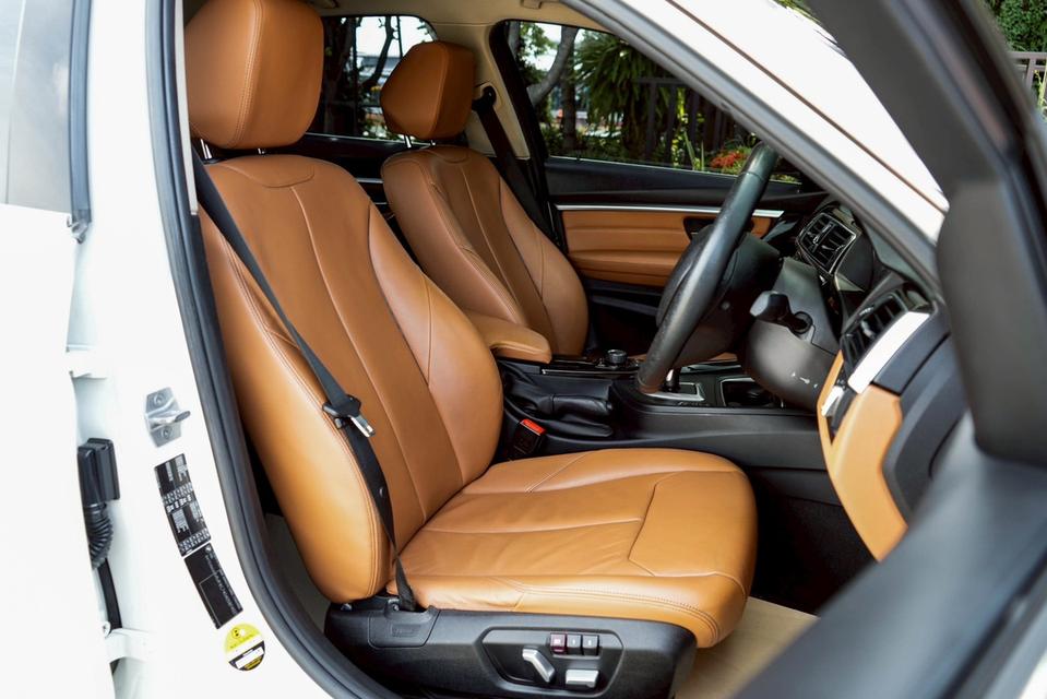 BMW 320D 2.0 Luxury F30 AT 2018ไมล์ 150,xxx km. !! 7