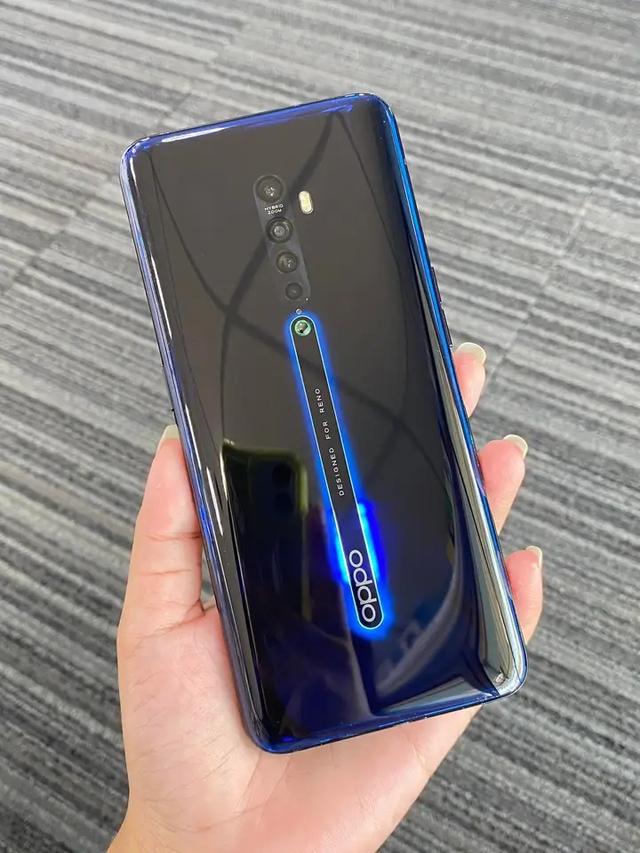 มือถือสภาพนางฟ้า OPPO Reno 2