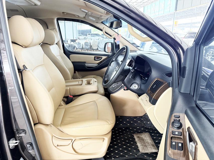 Hyundai H-1 2.5 Deluxe (ปี 2020) Wagon AT 8