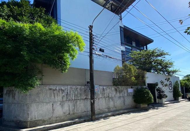 ขายโฮมออฟฟิศ ซอยคู้บอน 31 ถนนรามอินทรา เนื้อที่ 172 ตร.ว. 4 ชั้น 8 นอน 7 น้ำ 2