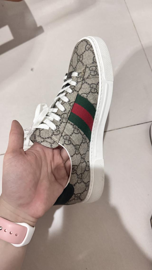 รองเท้า Gucci แท้ สภาพ100% ไม่มีตำหนิ มีกล่องอุปกรณ์ครบ รูปที่ 4