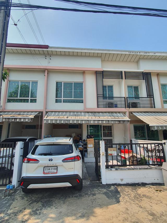 บ้านทาวโฮม ตั้งบน ถนนเมน พิมลราช บางบัวทอง 2