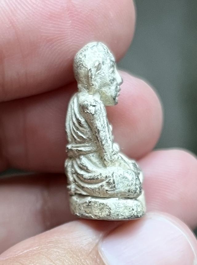 หลวงปู่สุข โพธิ์ทรายทอง 3