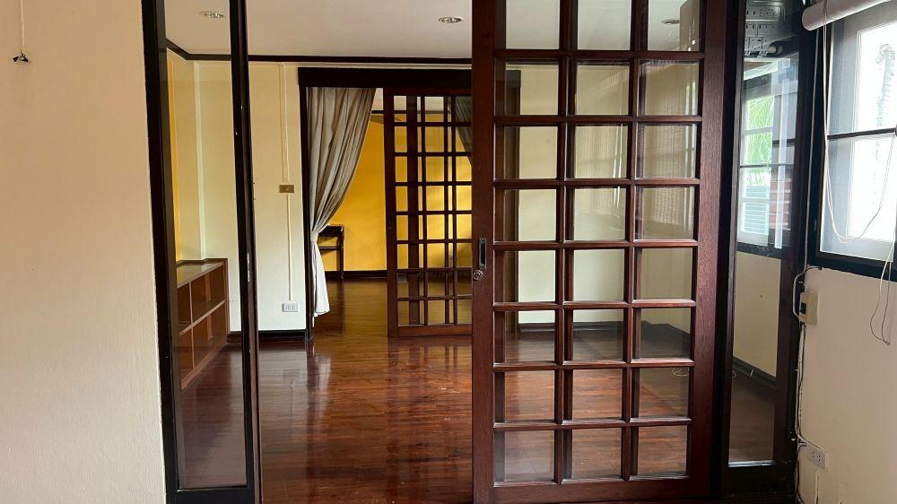 ขายบ้าน 5 ชั้น พร้อมที่ดิน ขนาด 37 ตร.ว. ซอยหลังสวน ใจกลางเมืองใกล้รถไฟฟ้าสถานีชิดลม เพลินจิต ถูกสุดในโครงการ 10