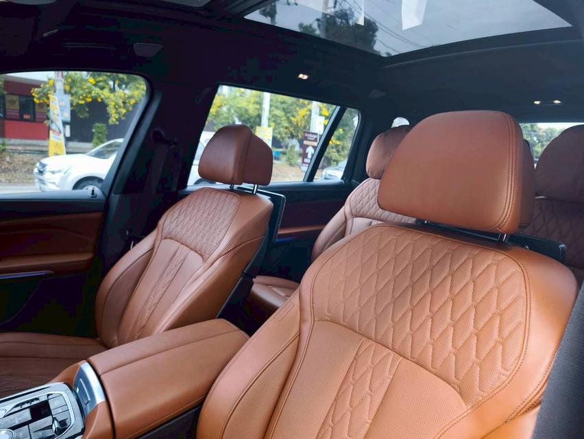 รหัสรถ KPV53 2023 BMW X7 xDrive40d M Sport สีดำ 10