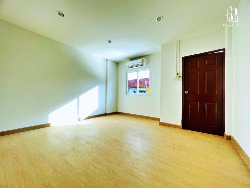 🏡 ขายทาวน์เฮ้าส์ บัวทอง 4 รีโนเวทใหม่สไตล์มินิมอล ✨ สวย อบอุ่น พร้อมอยู่ | ทำเลต้นสายรถตู้ เดินทางสะดวกที่สุดในย่านนี้ 12