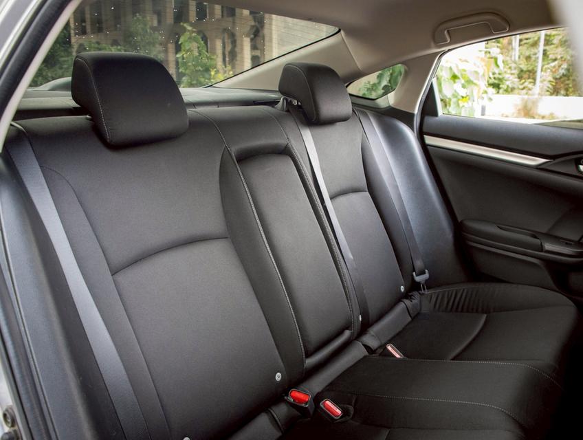 HONDA CIVIC FC 1.8 E i-VTEC ปี 2021 12