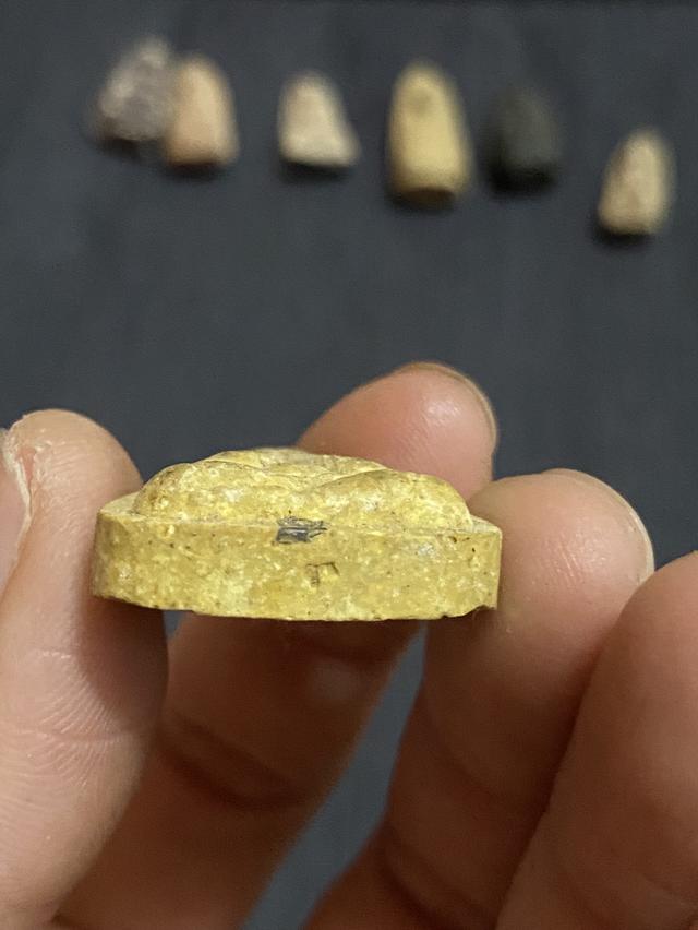 พระปิดตา หลวงพ่อคูณ รุ่นปลดหนี้ปี37