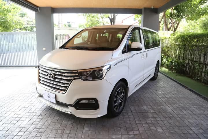 2020 Hyundai H-1 สีขาว