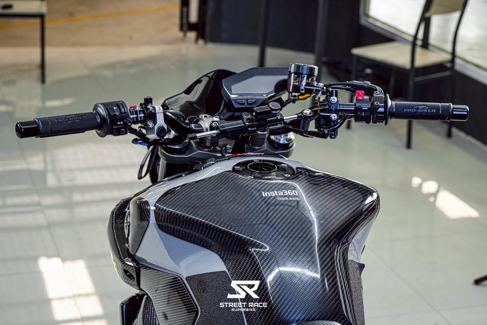 YAMAHA MT-09 2016 สีเทาแลมโบ ฟลูคาร์บอน รูปที่ 2