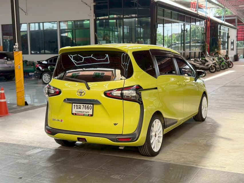 TOYOTA SIENTA 1.5 V ปี2020สีสันโดดเด่น สภาพกริ๊บๆ ออพชั่นเต็มคัน 5