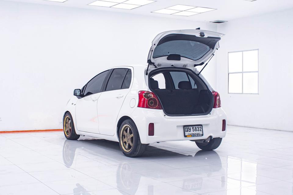 TOYOTA YARIS 1.5 J 2009  14