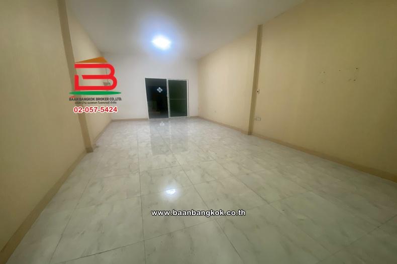 อาคารพาณิชย์ เนื้อที่ 19 ตร.ว. อยู่ระหว่าง ซอยลาดปลาเค้า 83-ซอยลาดปลาเค้า 85 ใกล้เดอะแจ๊สรามอินทรา ถนนรามอินทรา แขวงอนุสาวรีย์ เขตบางเขน 10