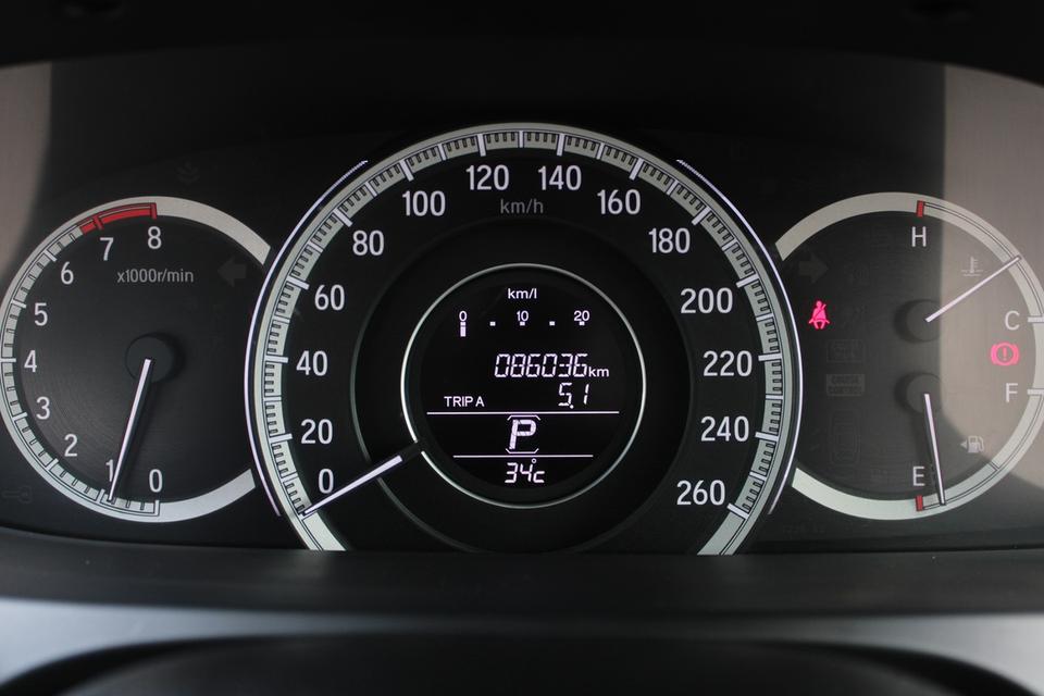 HONDA ACCORD 2.0 E สีเงิน ปี18 รูปที่ 7
