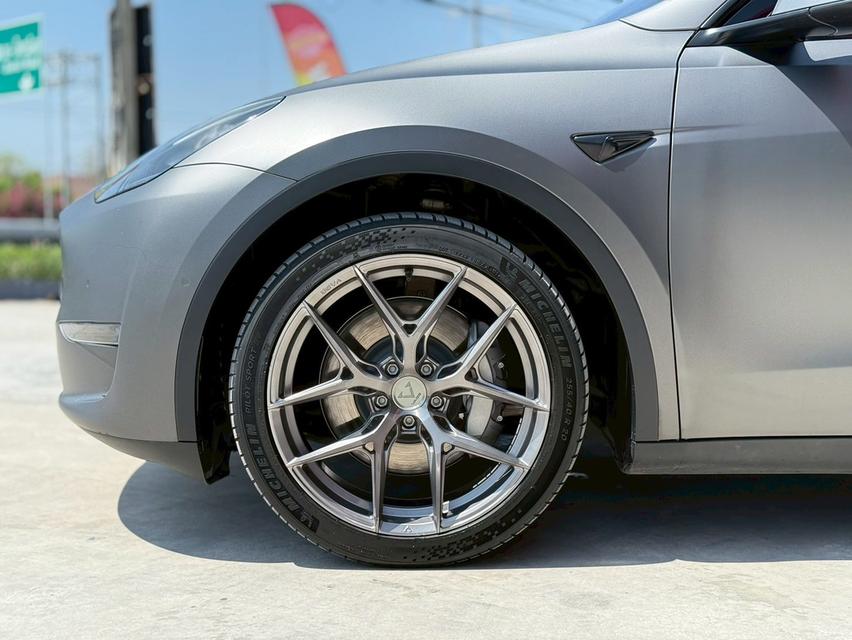 ปี 2022 TESLA MODEL Y, LONG RANGEโฉม ปี22-ปัจจุบัน สีเทา รูปที่ 13