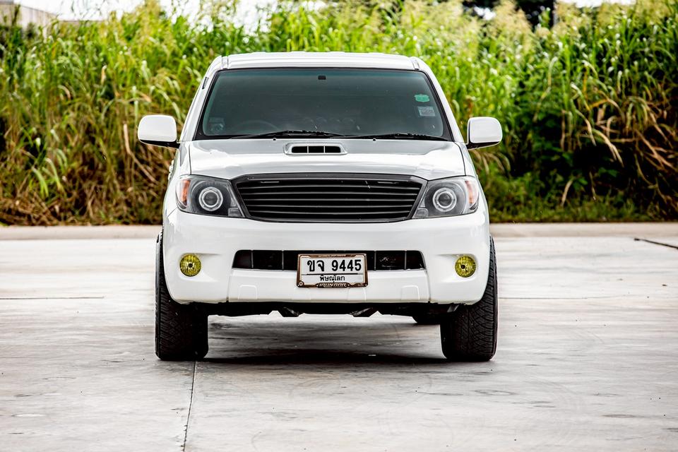 Toyota Vigo Double Cab 4 ประตู 3.0E ดีเซล เกียร์ ธรรมดา ปี 2006 สีขาว