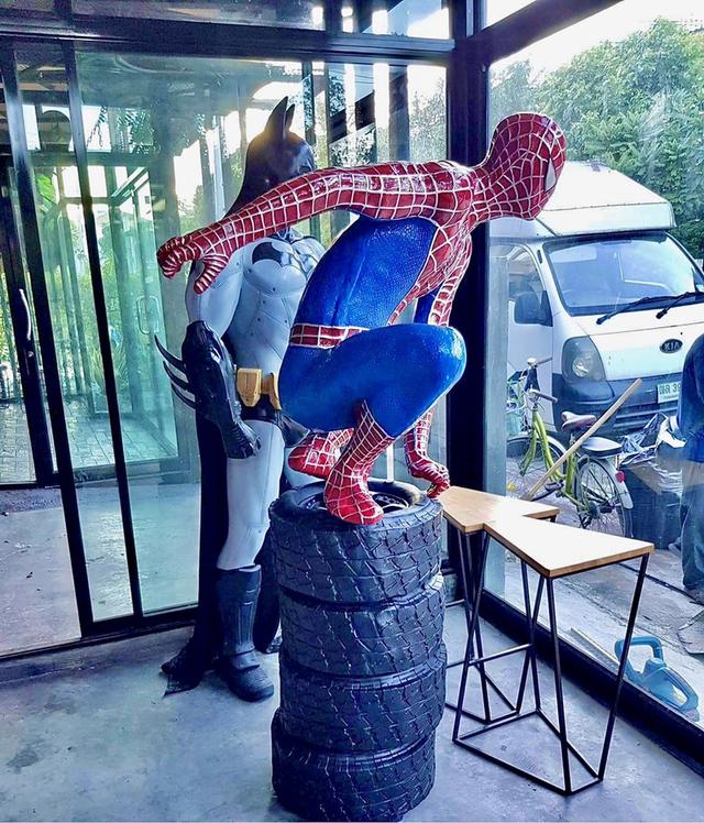 หุ่นฮีโร่สไปเดอร์แมน หุ่นสไปเดอร์แมนไฟเบอร์กลาส ท่านั่ง มือหนึ่ง ขนาดใหญ่ 6