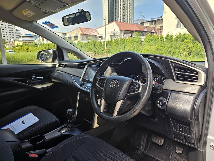Toyota Innova 11