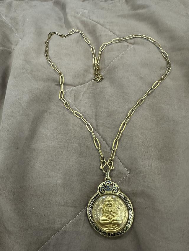 สร้อยพร้อมพระปิดตาไม่ทราบที่