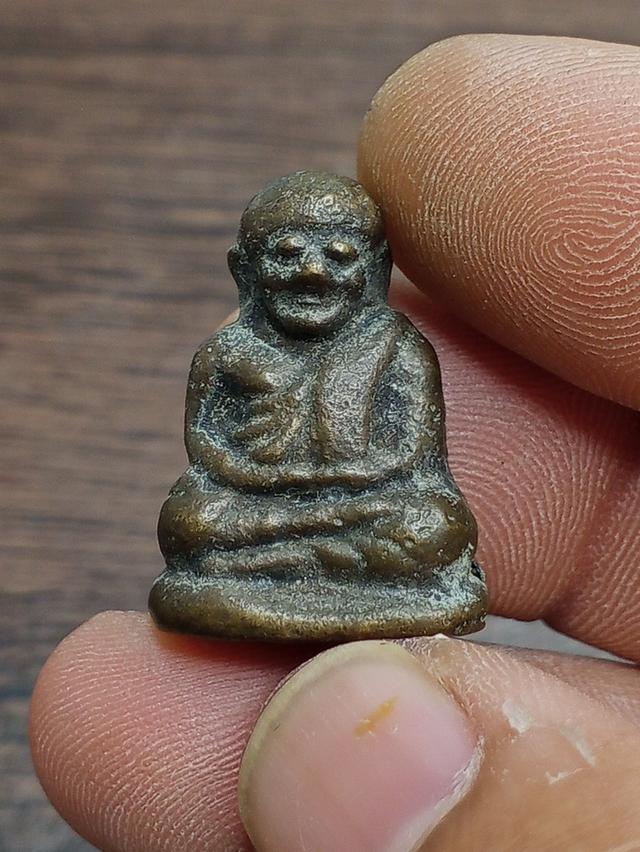 หลวงพ่อเงินออกวัดท้ายน้ำ