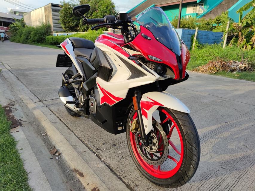 Bajaj pulsar RS200  ABS  3