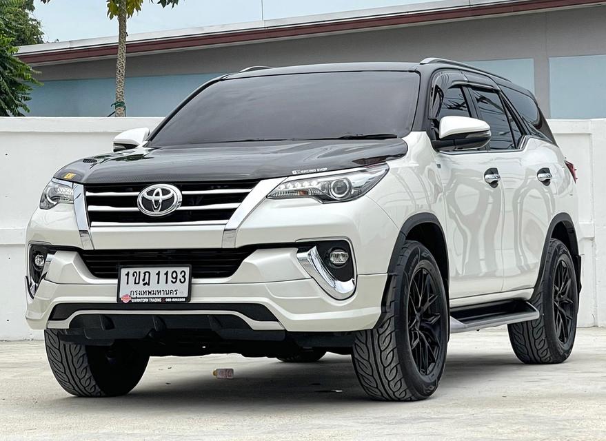 ขายToyota Fortuner 2.4V ปี20 5