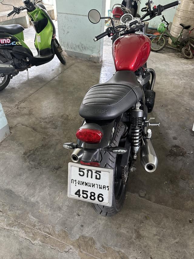 Triumph street twin 900