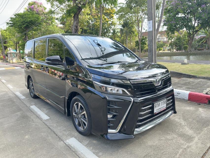 Toyota Voxy 2.0 ZS 2019
