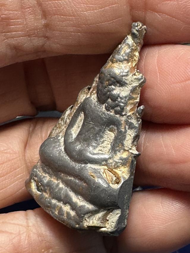 พระพุทธสมาธิเพชร หลวงพ่อดำ วัดกุฎี จ.ปราจีนบุรี ฝังเขี้ยวหมาป่า ช่วงปี 2432-2442 รูปที่ 4