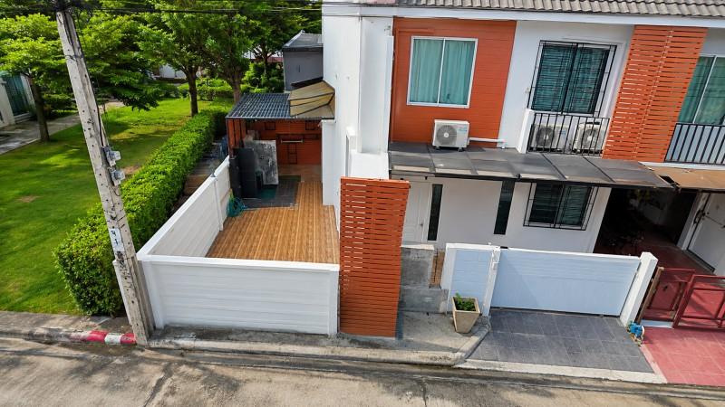 รีโนเวทใหม่ พร้อมเฟอร์ฯ เดอะคริสตัล เอกมัย-รามอินทรา 900 ม. 28 ตร.ว.224 ตร.ม. ทาวน์โฮม 2 ชั้น หลังมุม 3นอน 2 น้ำ ใกล้วัด 1