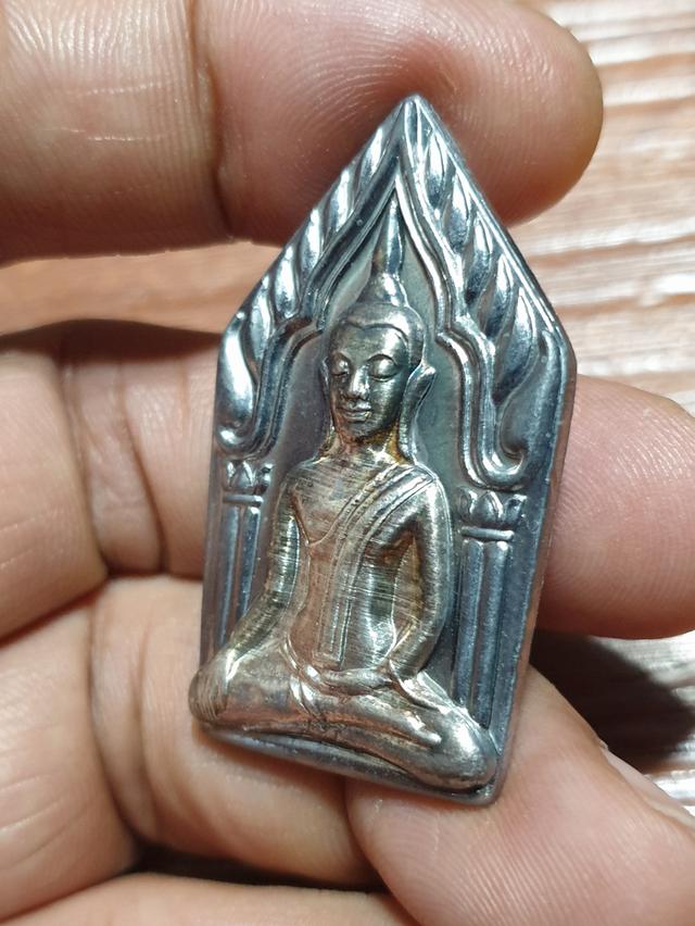 พระขุนแผนเนื้อตะกั่วหน้ากากเงินหลังกุมารทองครบ 100 วัน หลวงพ่อพูลวัดไผ่ล้อมปี 48 เหรียญนี้ทันท่านได้ปลุกเสกก่อนที่จะมรณภาพไม่มีกล่องสภาพสวย รูปที่ 8