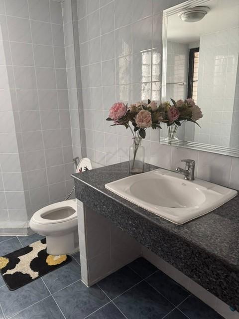 ให้เช่า โฮมออฟฟิศ 4 ชั้น ดาดฟ้า หลังริม 500 ตรม. 8 ห้องใหญ่ ซอยสุขุมวิท 4 ใกล้ BTS นานา 13