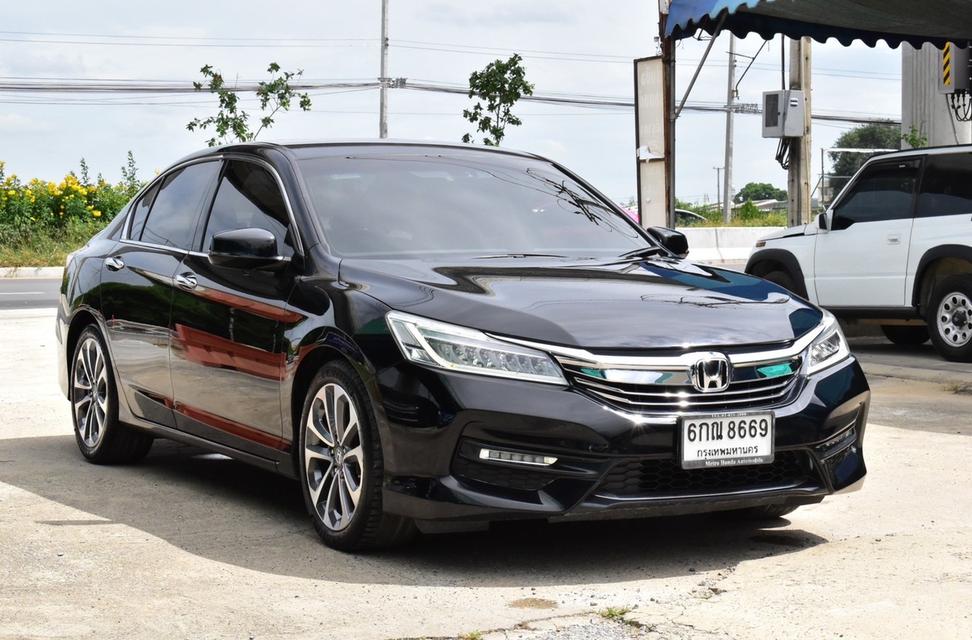 รหัสรถ PB8669 HONDA ACCOR 2.0 EL AUTO 2017 เบนซิน
