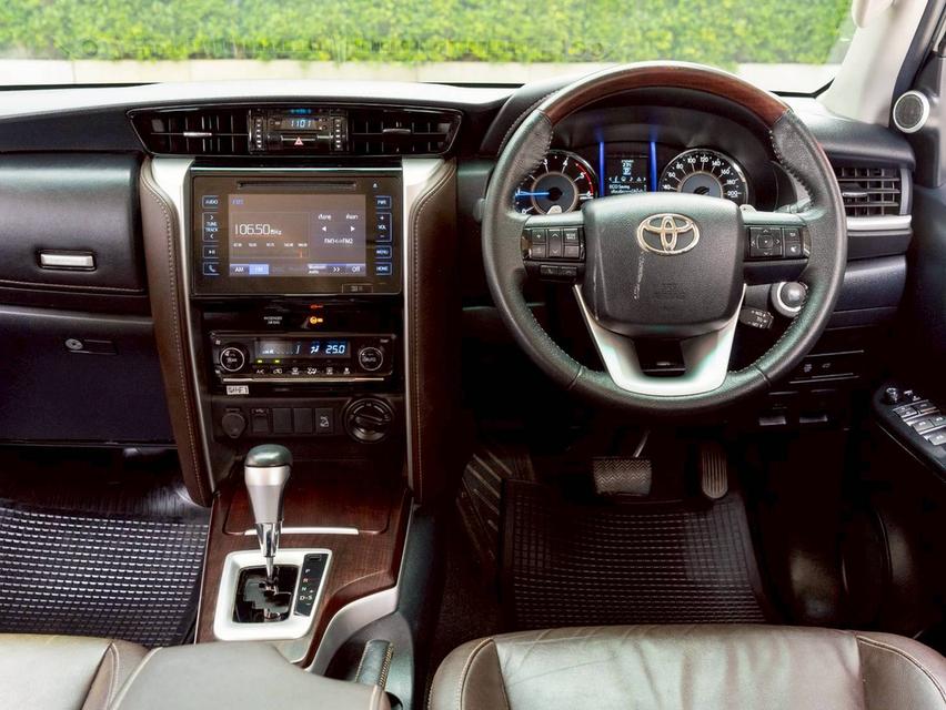 Toyota fortuner 2.4V 4WD ปีจด 2019 📌 #ประกันเครื่องเกียร์3ปี 30,000 km 14