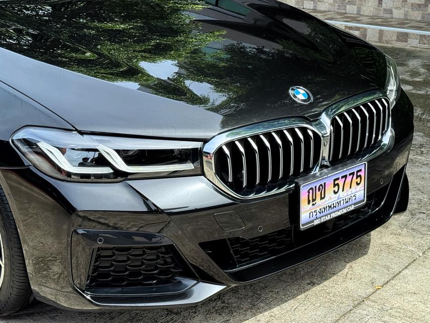 2022 BMW 530e MSPORT LCI รถมือเดียวออกป้ายแดง รถวิ่งน้อย เข้าศูนย์ทุกระยะ ไม่เคยมีอุบัติเหตุครับ 8