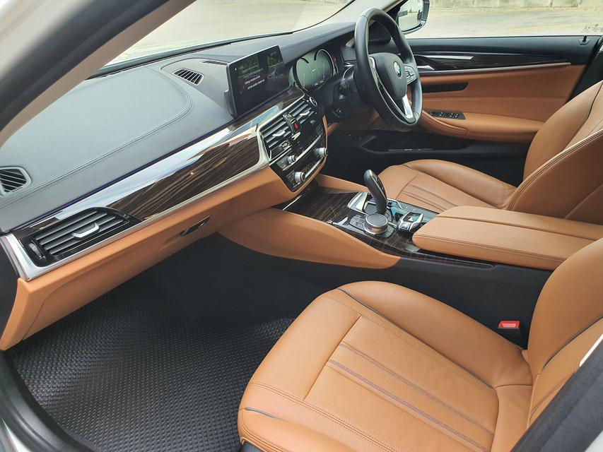 💎 สวยเบอร์นี้ รีบจองให้ทัน 💎 BMW 530e Luxury ปี 2018  6