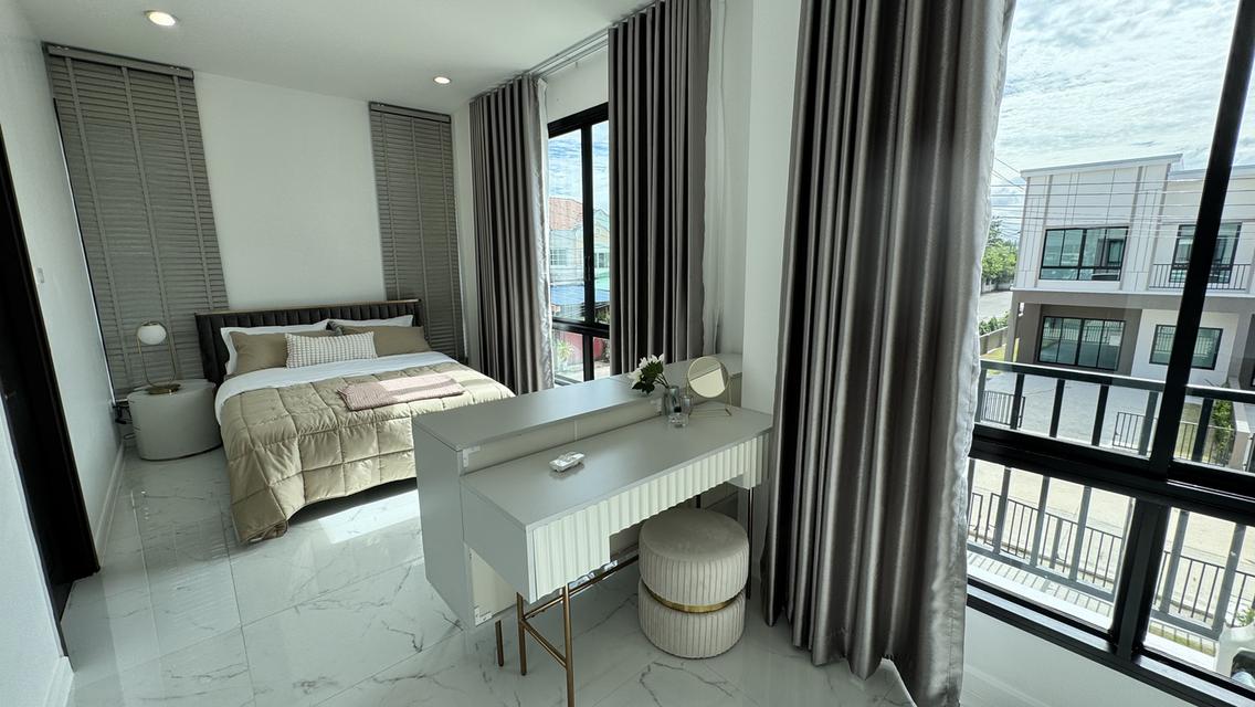 โครงการใหม่ Narit Ville ทาวน์โฮม 2 ชั้น 4 ห้องนอน 4 ห้องน้ำ 9
