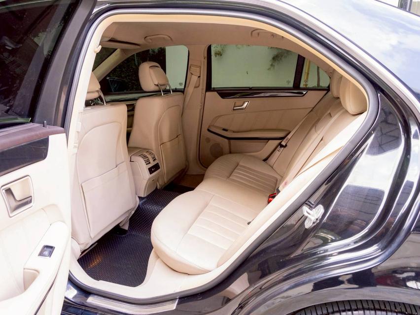Mercedes-Benz E300 2.1 Exclusive Bluetec Hybrid (W212)  ปี 2014 จด 2017 10