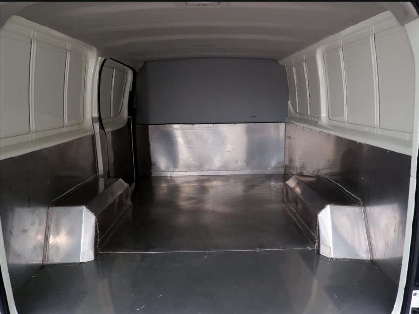 Toyota HIACE 2.8 MT Eco Van 202020 13