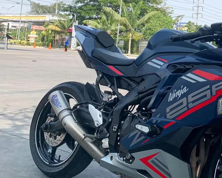 มอเตอร์ไซค์สวยๆราคาดี Kawasaki Ninja ZX-25R 4