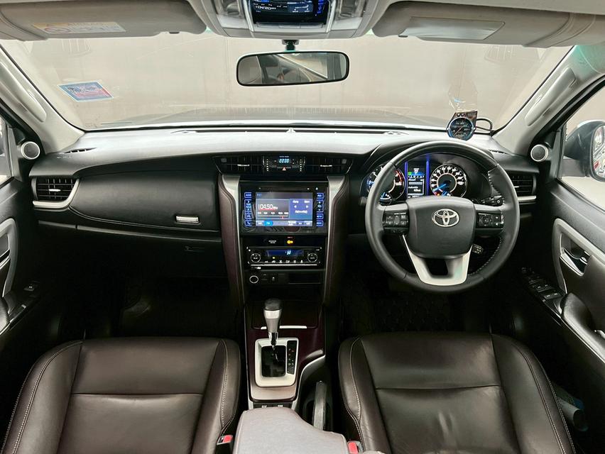 TOYOTA FORTUNER 2.4 V 2WD ปี 2016 8