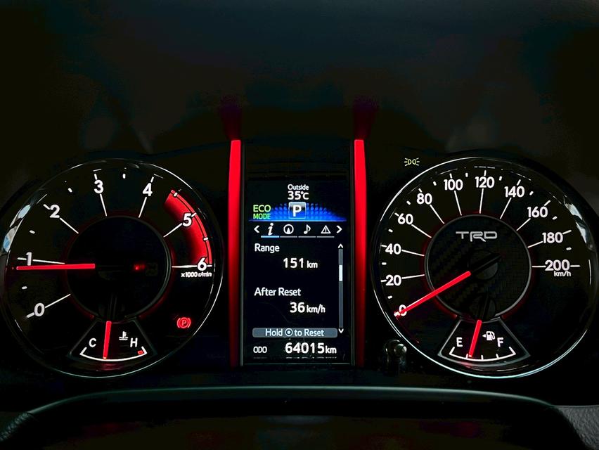 toyota fortuner 2.8 trd ปี 2018 รถบ้าน สวยจัดๆ ไมล์ 6หมื่น โลแท้ๆ  18