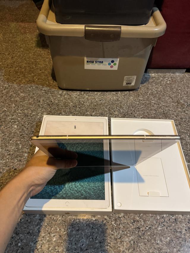 ขายiPadPro12.9(Gen2)สีGold256กิ๊กWifi Celluerใส่ซิมได้มีกล่องสวยๆใช้งานดีถูกๆ 3