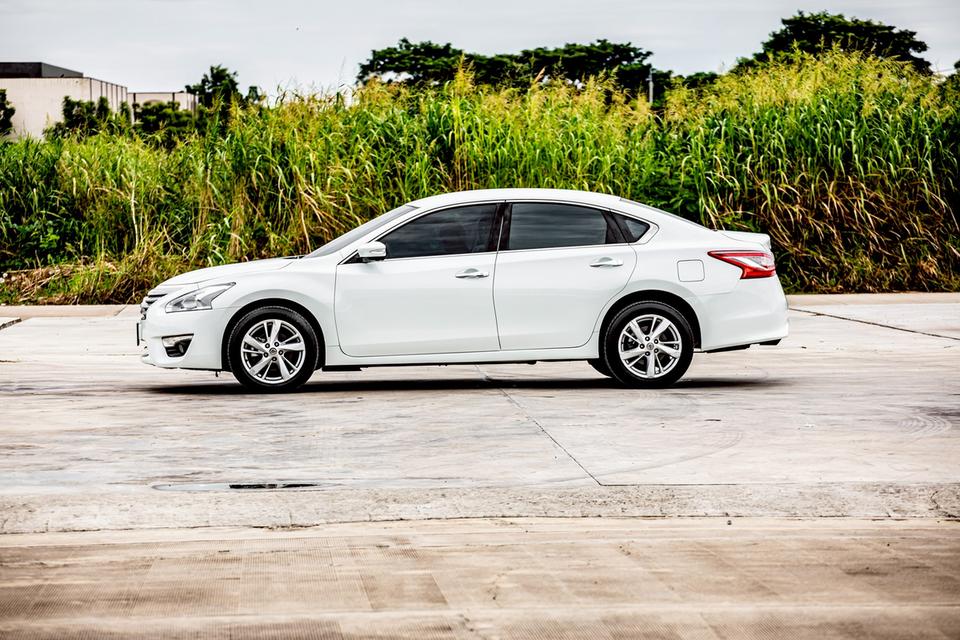 Nissan Teana 2.0 XL ปี 2015 สีขาว มือเดียวป้ายแดง ไมล์แท้ 87,906 กิโลแท้ 8