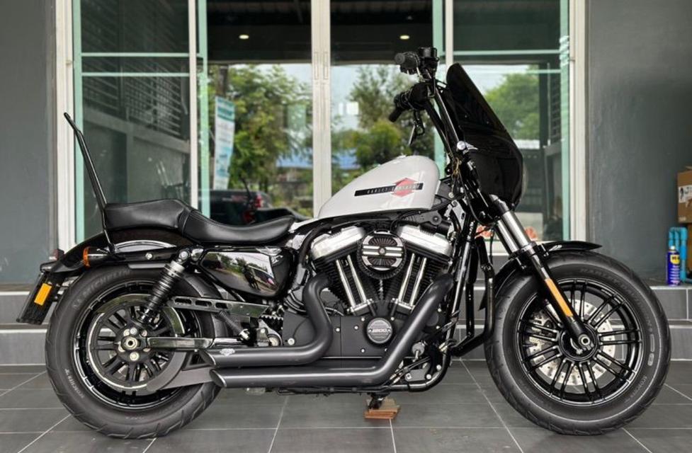 Harley Davidson Forty-Eight สีขาว 1