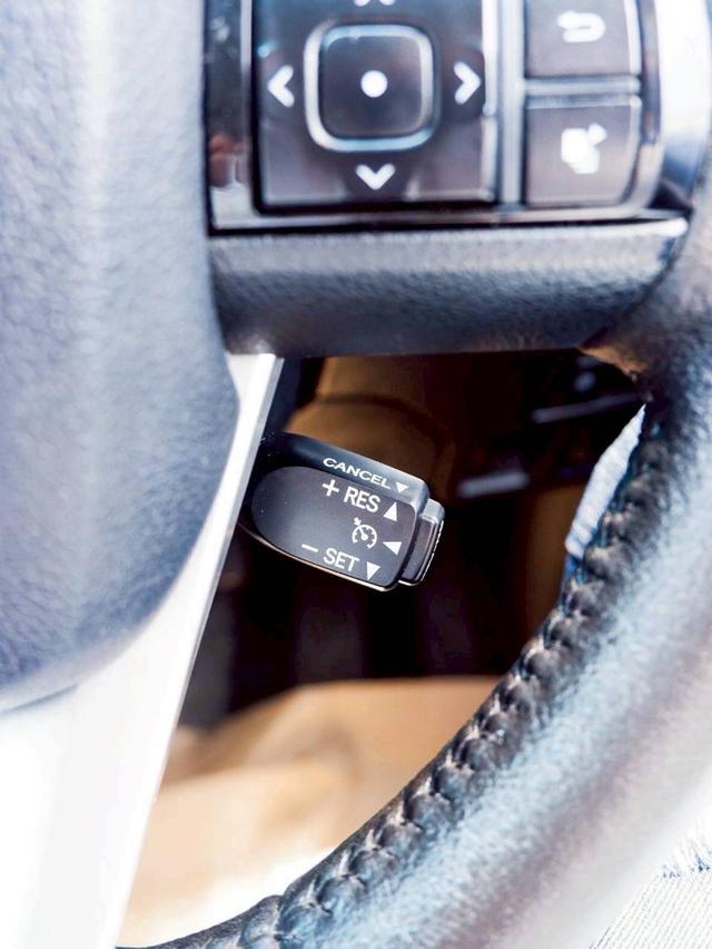 รหัสรถ QT103 Toyota Fortuner 2.8 V เกียร์ออโต้ สีขาวมุก ปี2015 16