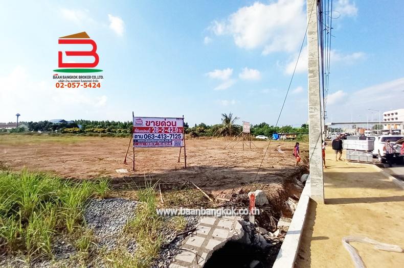 ที่ดินเปล่า ติดถนนสาย ปท.3004 (ลำลูกกา-คลอง 7) เนื้อที่ 28-2-42.9 ไร่ ใกล้สามแยกไฟแดง เส้น 3004 ตำบลบึงคำพร้อย อำเภอลำลูกกา จังหวัดปทุมธานี